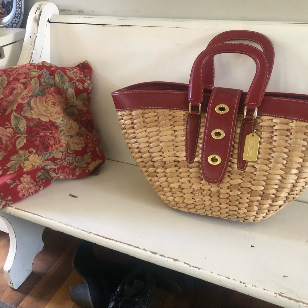 Ultra rare collectible Coach basket straw Tote Bag with Gold Accents XL